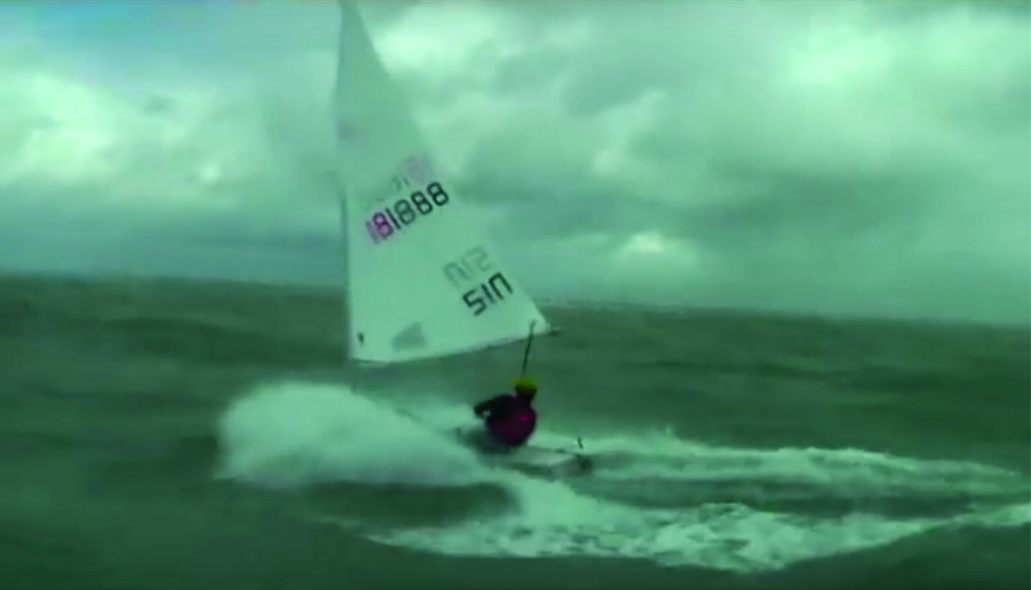 laser-sailing-big-air-and-waves